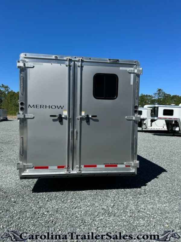 New Merhow 3 Horse, 12' LQ, Walk in Closet, Open Floor Space